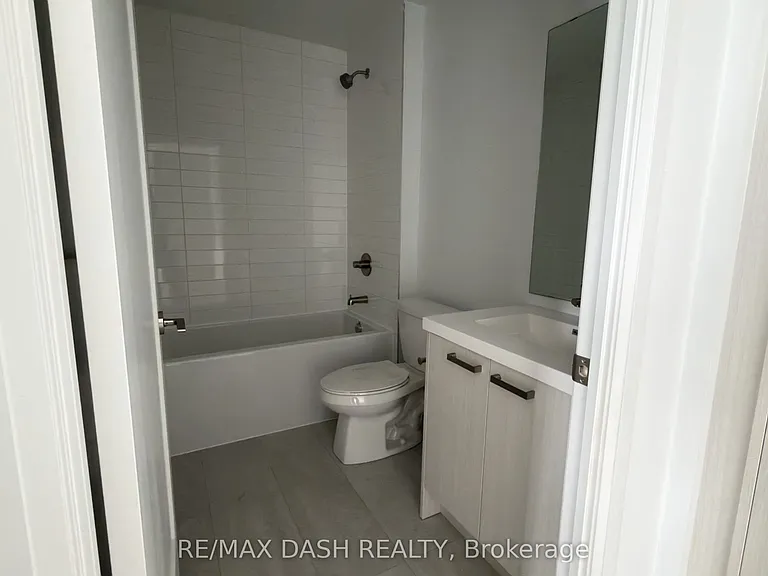 20 Soudan Ave #3611 — Photo 11