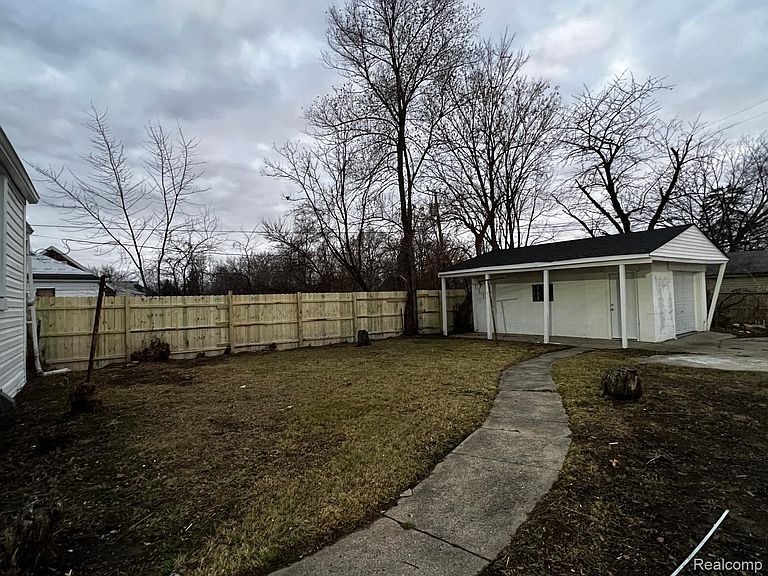 Listing photo 4