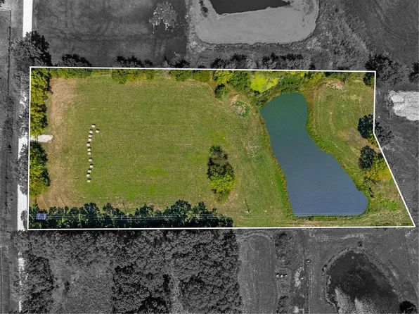 18410 Hh Lake Rd, Smithville, MO 64089