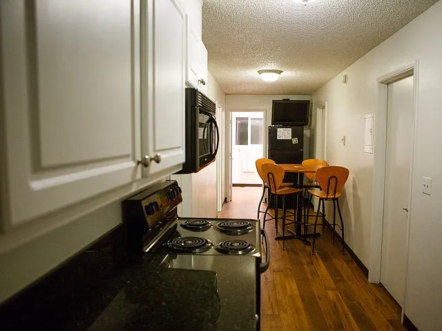 Capri Apartments at Eugene