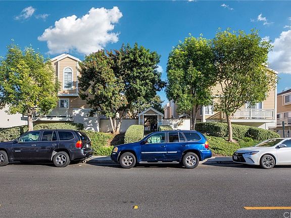 5th image of 21944 Belshire Ave
