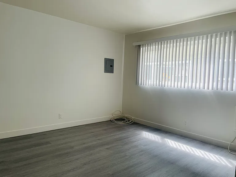 720 Silver Lake Blvd #2 — Photo 3