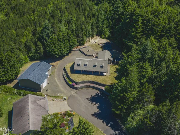 5055 NW Terrace Ct, Waldport, OR 97394