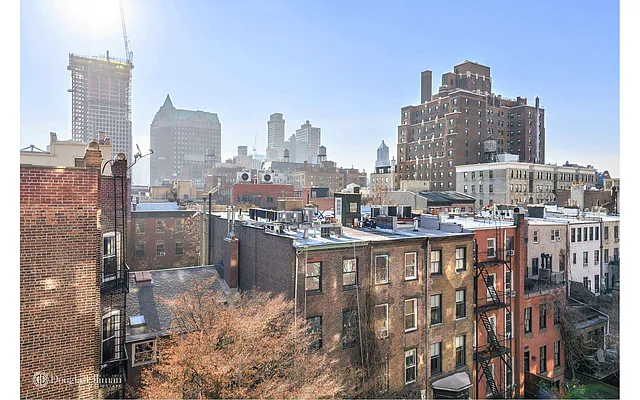 Sold by Douglas Elliman | media 10