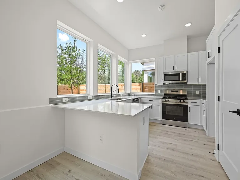2000 Riverside Farms Rd #18101 — Photo 2