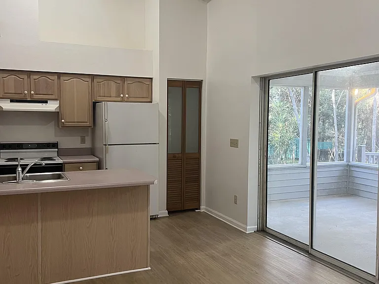 2733 Masterson Ln — Photo 9