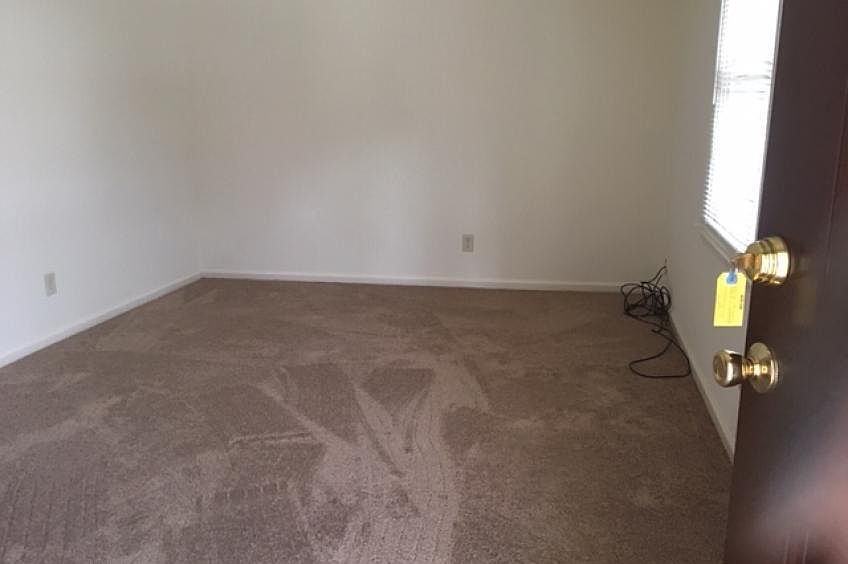 2nd image of 1418 Tunbridge Rd #4