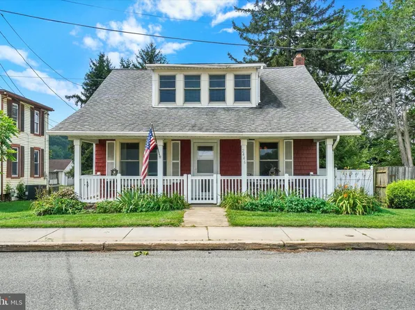 2446 S Queen St, York, PA 17402