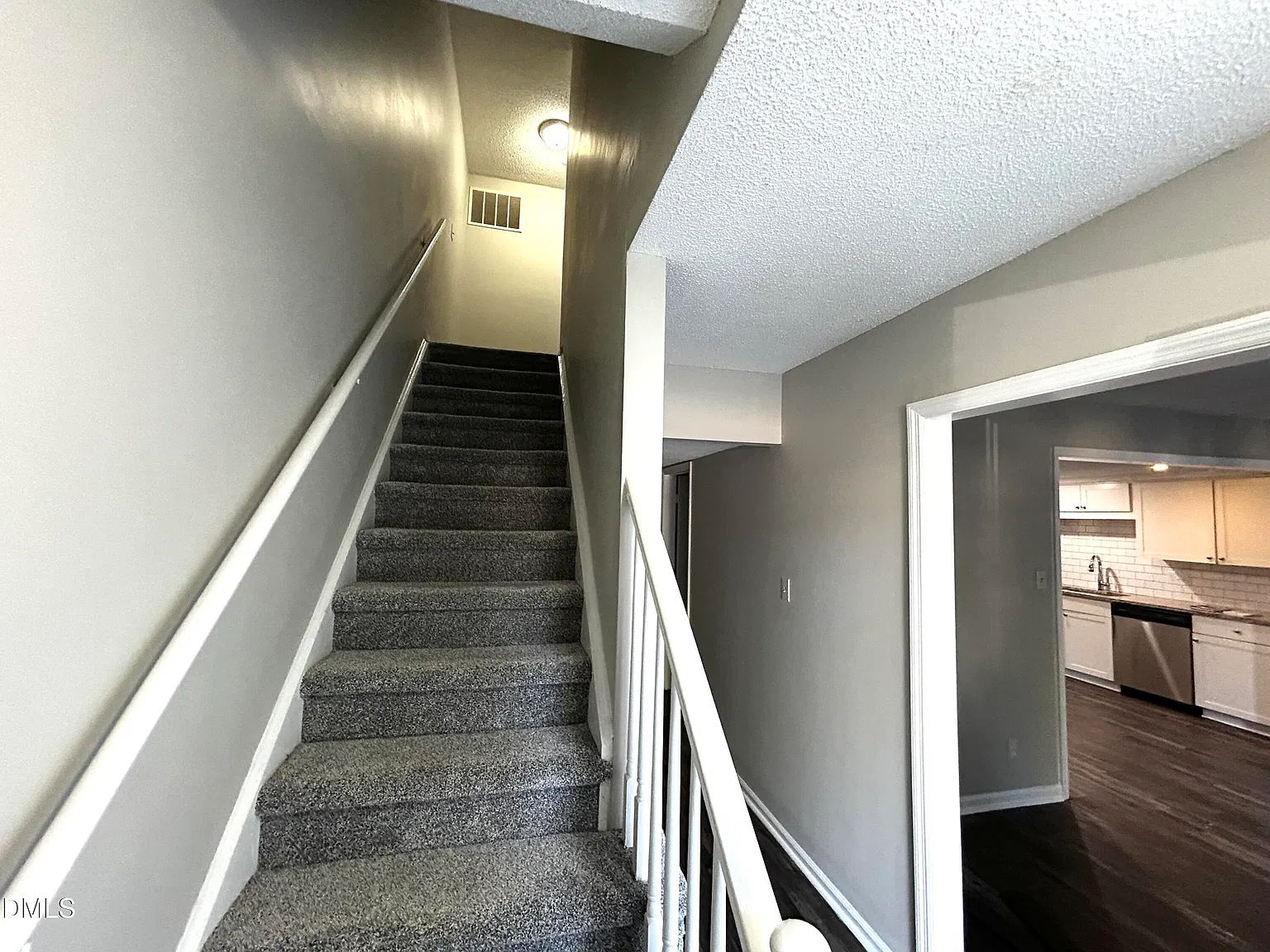 3 bed, 2.5 bath, $1,800 — Photo 3