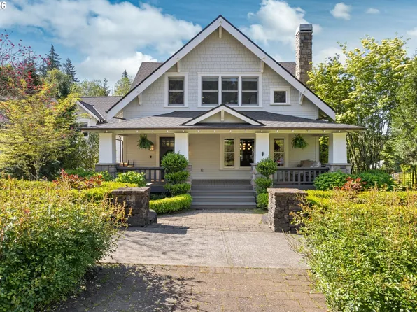 6228 SW Sweetbriar Ct, Portland, OR 97221