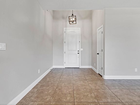 5th image of 491 N Sun Rock Way