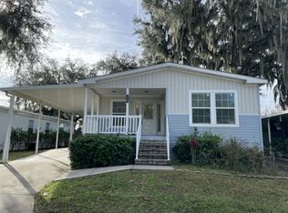 3120 Bending Oak Dr, Plant City, FL 33563