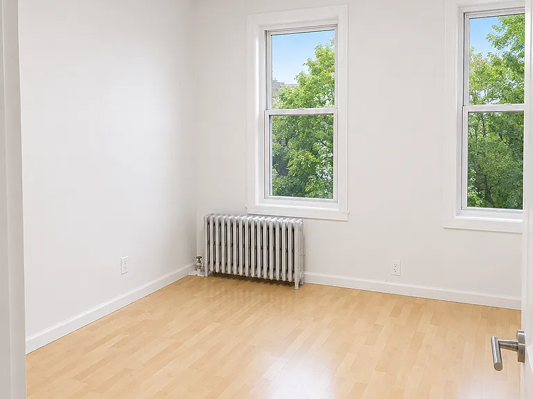 3091 44th St #3R — Photo 3