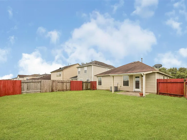 3711 Jewel Point Dr — Photo 17
