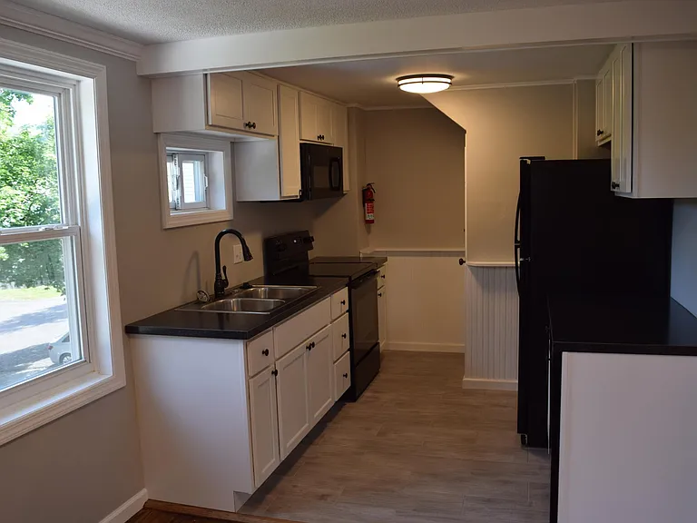 227 E Pike St — Photo 9
