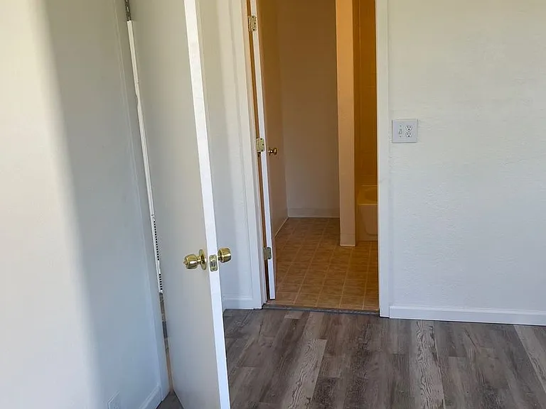 2134 White Ave — Photo 6