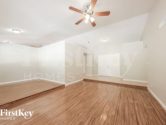 5th image of 10402 N 64th Ave