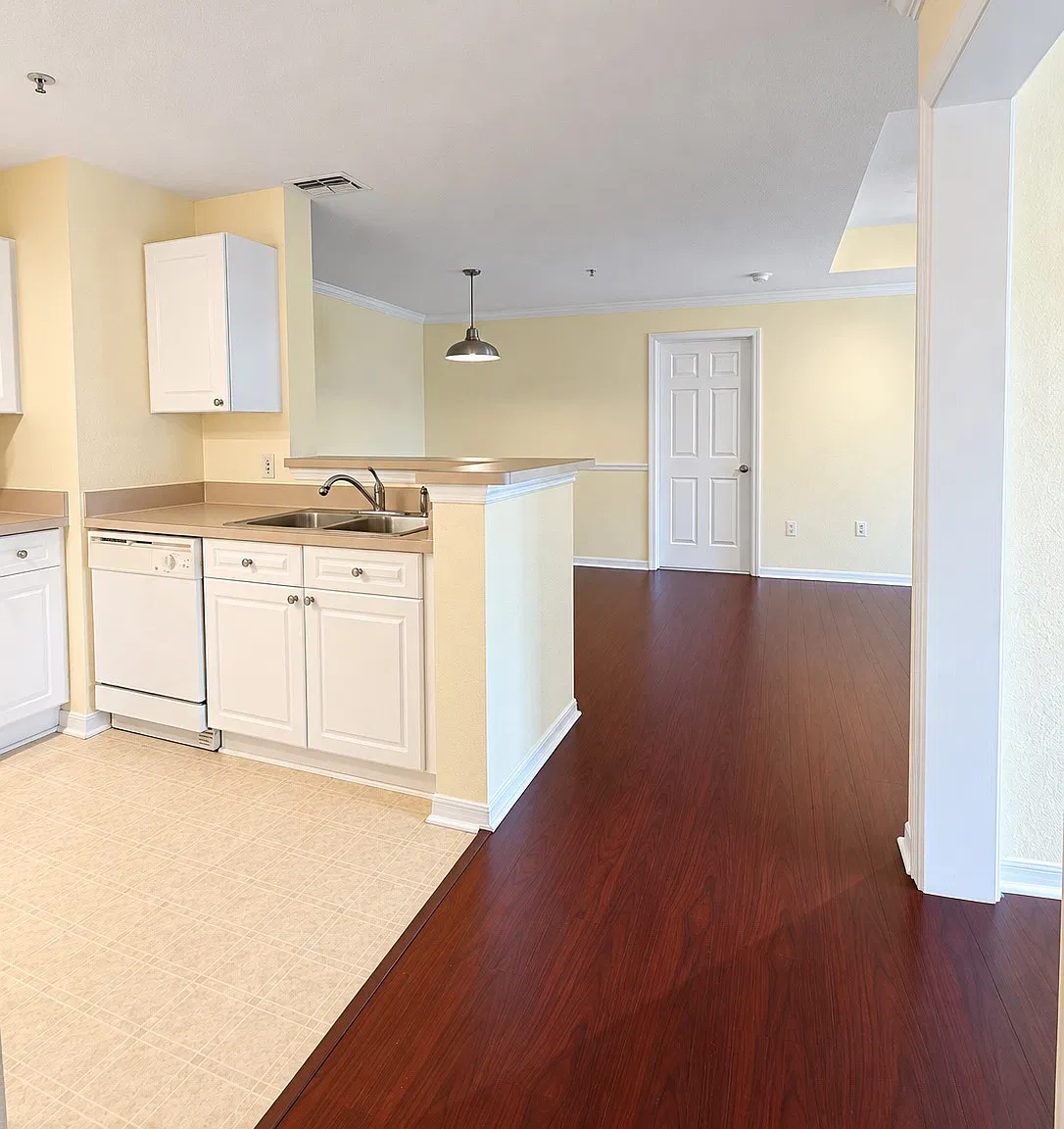 2 bed, 1083 sqft, $1,675 — Photo 4