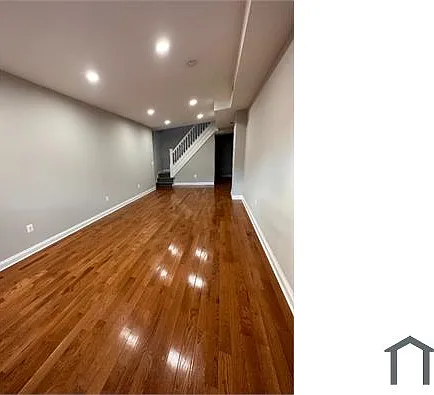 2724 Baker St — Photo 6