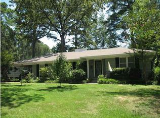 1071 Parkwood Pl, Jackson, MS 39206