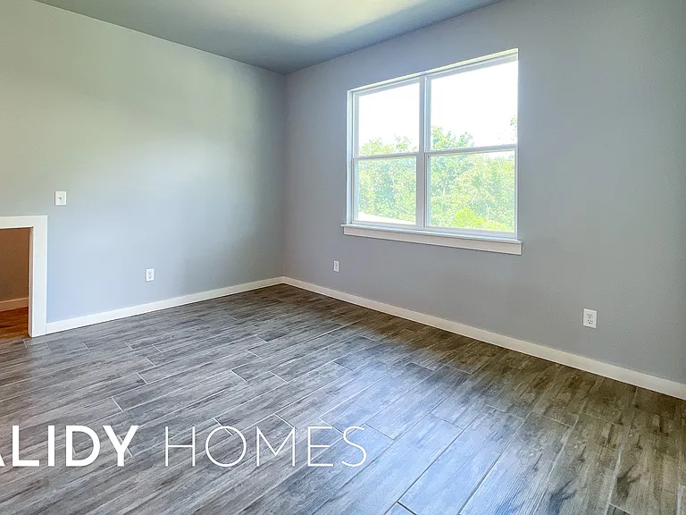 1724 Salma Rd — Photo 6