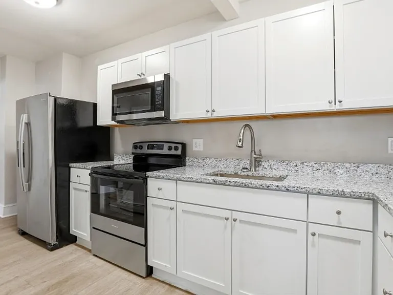 117 Webster St — Photo 7