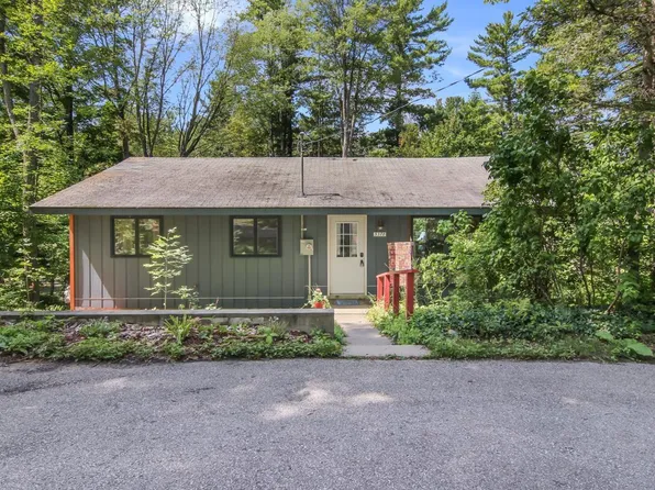 5378 Riverdale Ln, Lake Ann, MI 49650