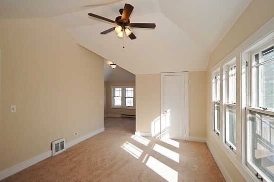 5th image of 926 N Ash St