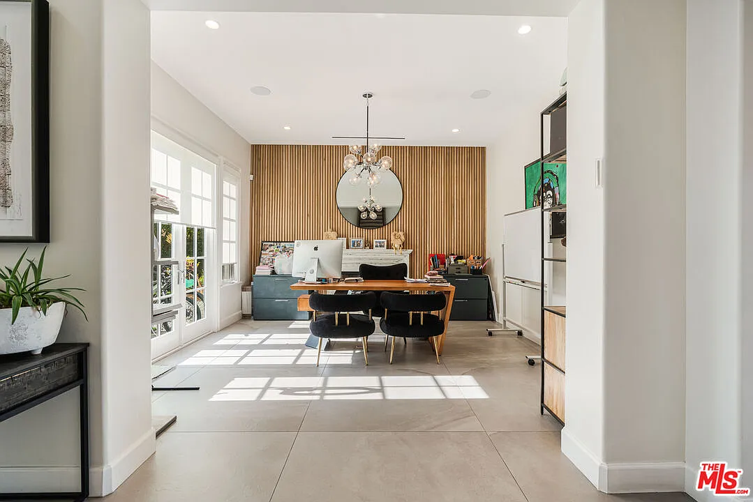 6 bed, 6.5 bath, 4611 sqft, $21,500 — Photo 3