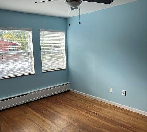 3rd image of 2412 Damman Dr