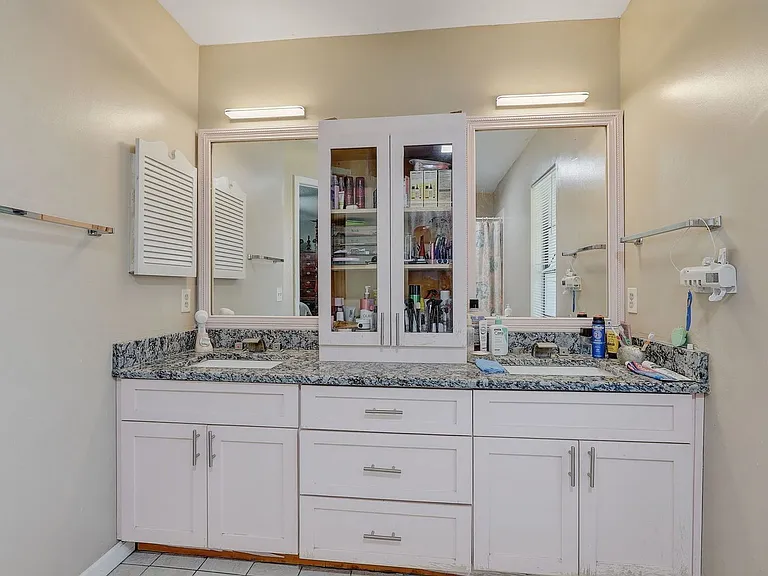 15846 Country Lake Dr — Photo 9