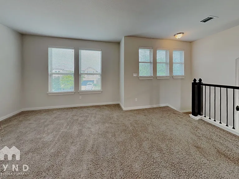 16304 Travesia Way — Photo 6