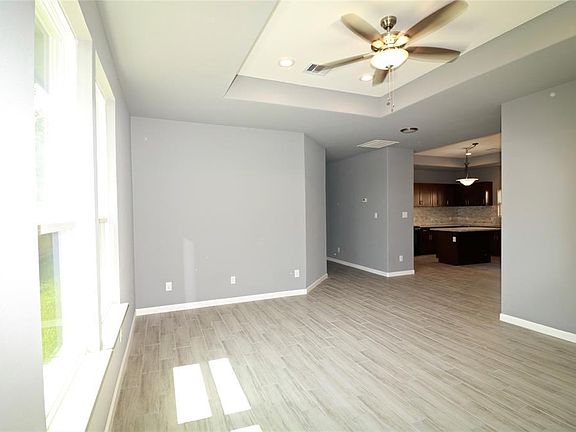 4th image of 4238 Aledo St