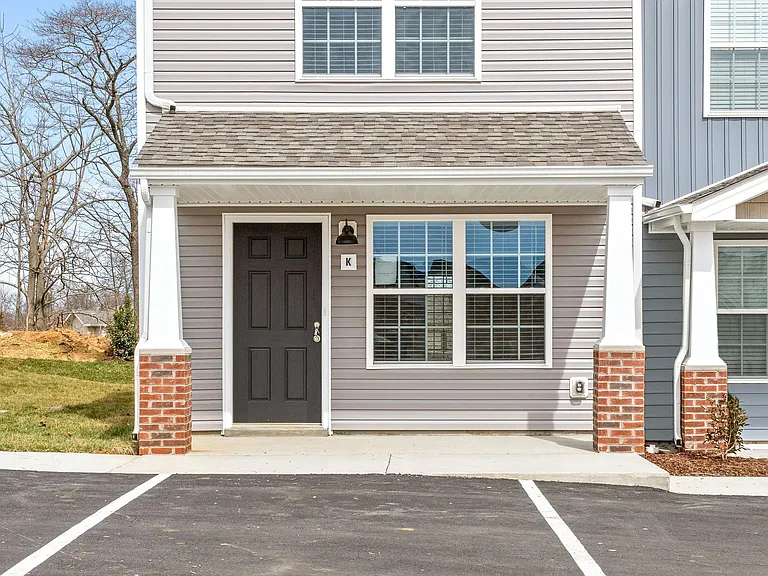 645 Stowe Ct #K — Photo 3