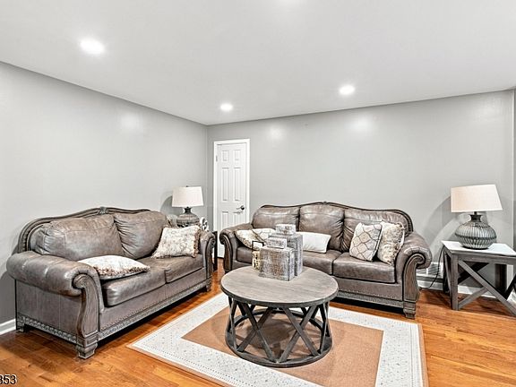 5th image of 1114 Middlesex St
