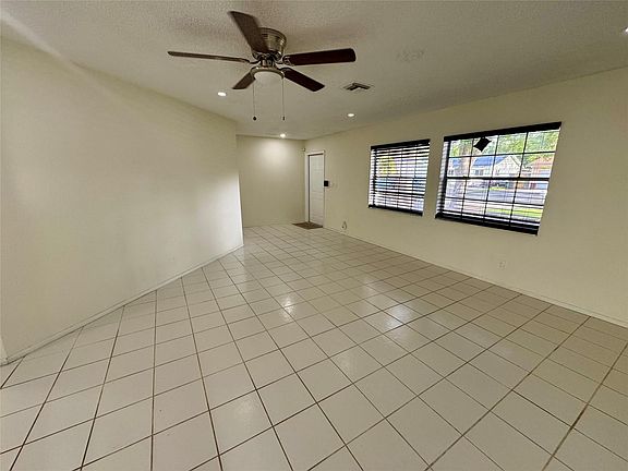 4th image of 8100 NW 44th Court