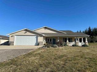 2490 140th St NW, Swisher, IA 52338