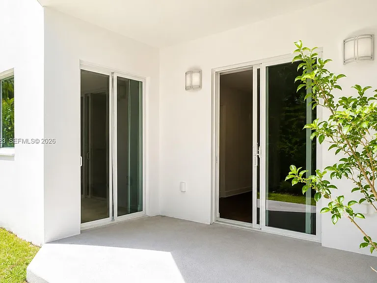 652 NE 63rd St #105 — Photo 12