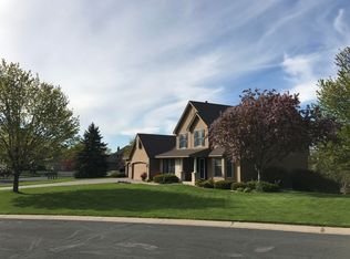 8907 Bradford Pl, Eden Prairie, MN 55347