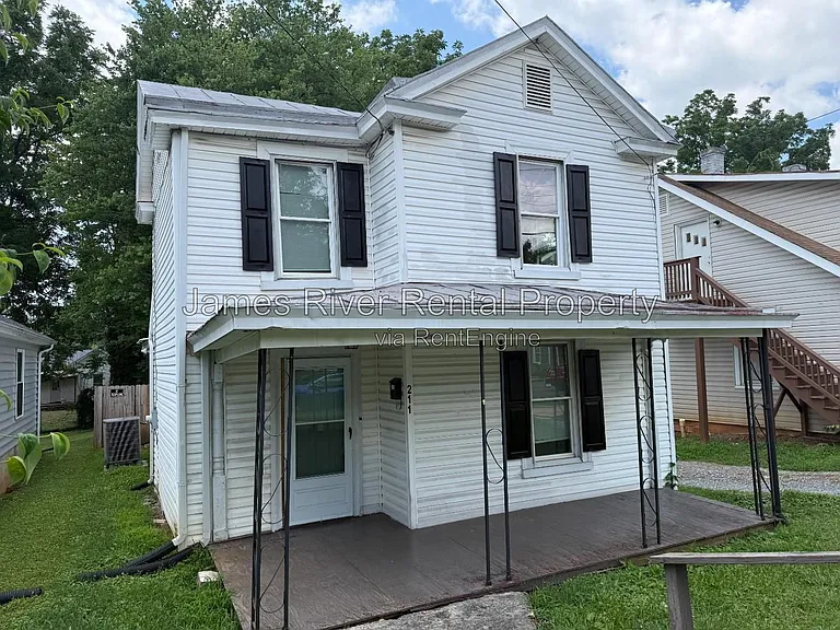 211 Wadsworth St — Photo 1