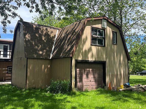 5th image of 3909 Burtch Rd