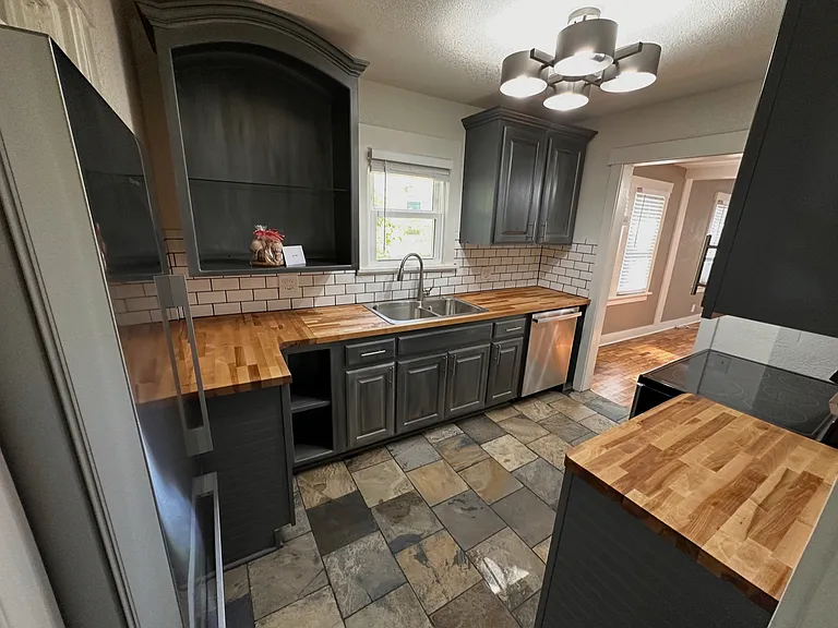 2216 SW Fillmore St — Photo 3