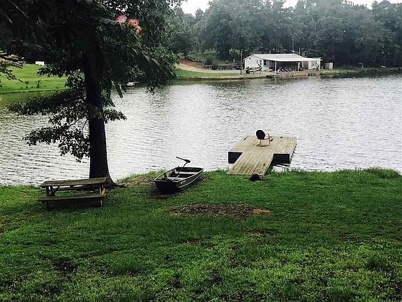 2nd image of 15 Florey Lk