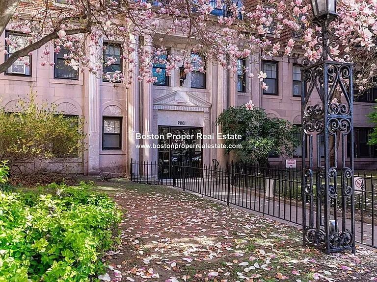 2001 Commonwealth Ave — Photo 2