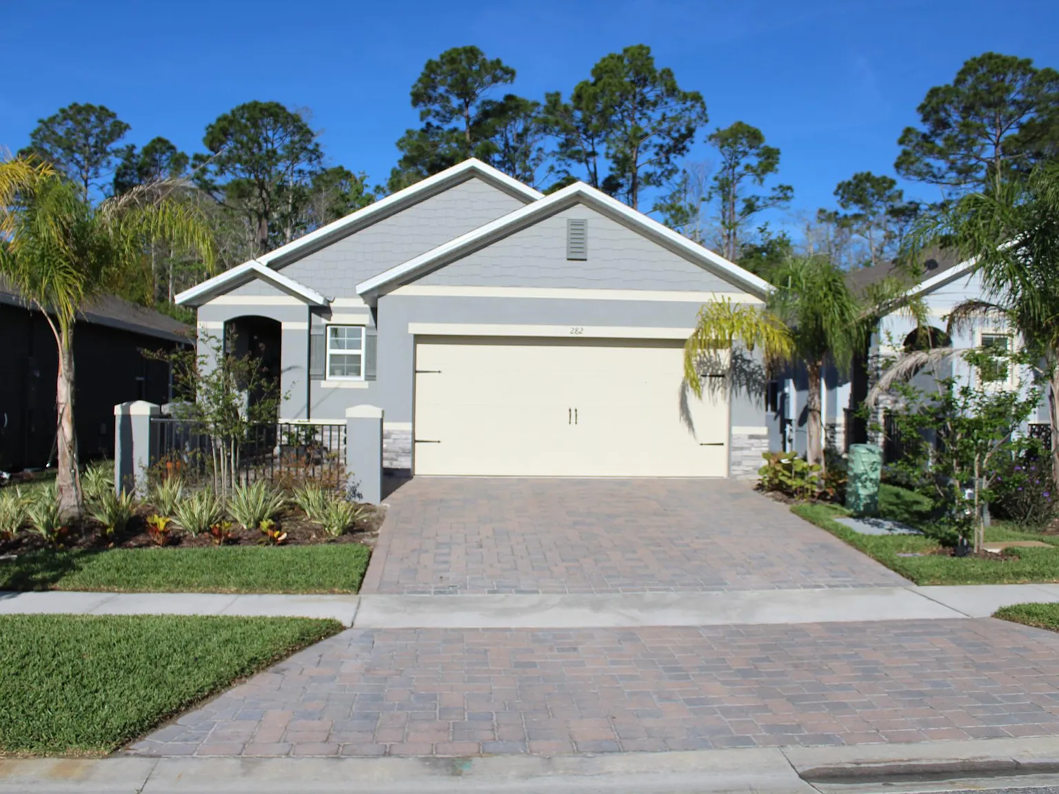 282 Caryota Ct — Photo 1