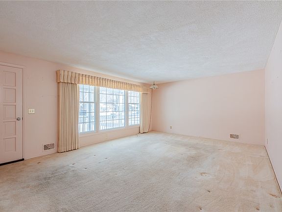 5th image of 73 Wembly Rd