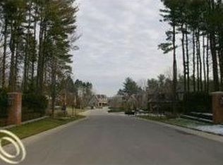 44240 Verona Ln, Northville, MI 48168