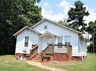 4633 Westmoreland St, Winston Salem, NC 27105