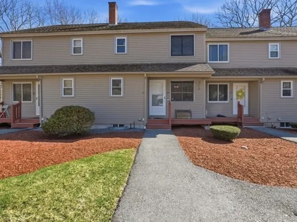 64 Macintosh Ln Unit 64, Leominster, MA 01453