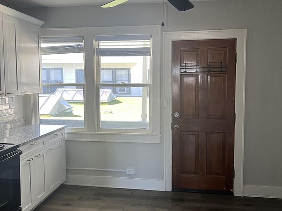 4th image of 2105 Central Ave #1